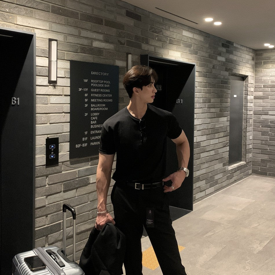 Camiseta Henry Collar de la Colección Old Money, Poliéster Suave, Estilo Minimalista y Exclusivo