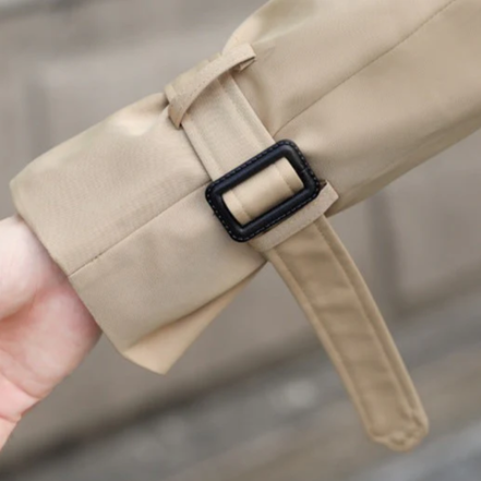 Abrigo Trench de Lana, Estilo Vintage, Colección Vintage, Silueta Estructurada y Toque Exclusivo